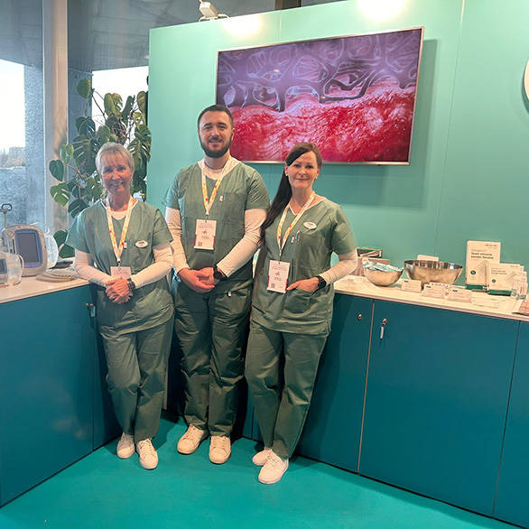 Alipainehaavanhoidontiimi Haavapäivillä 2025